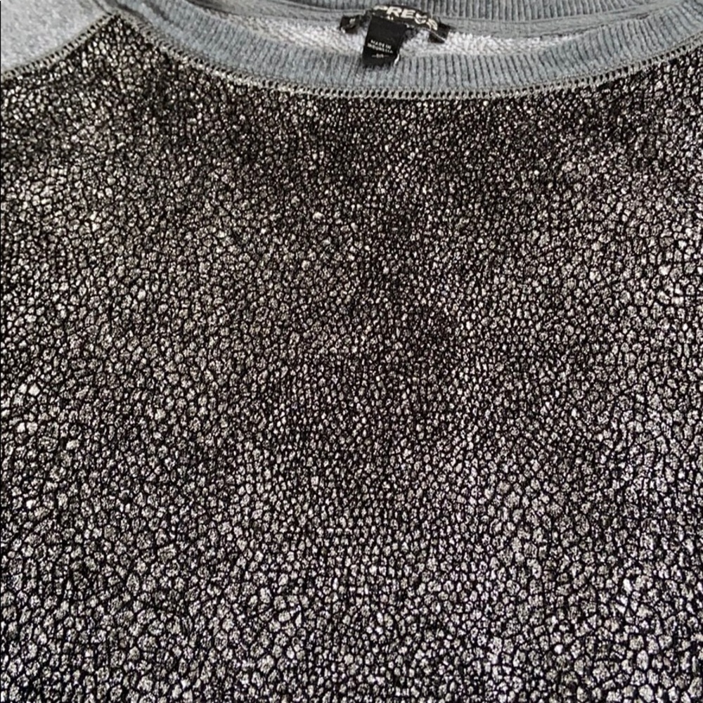 Sweatshirt - Picture 2 of 6